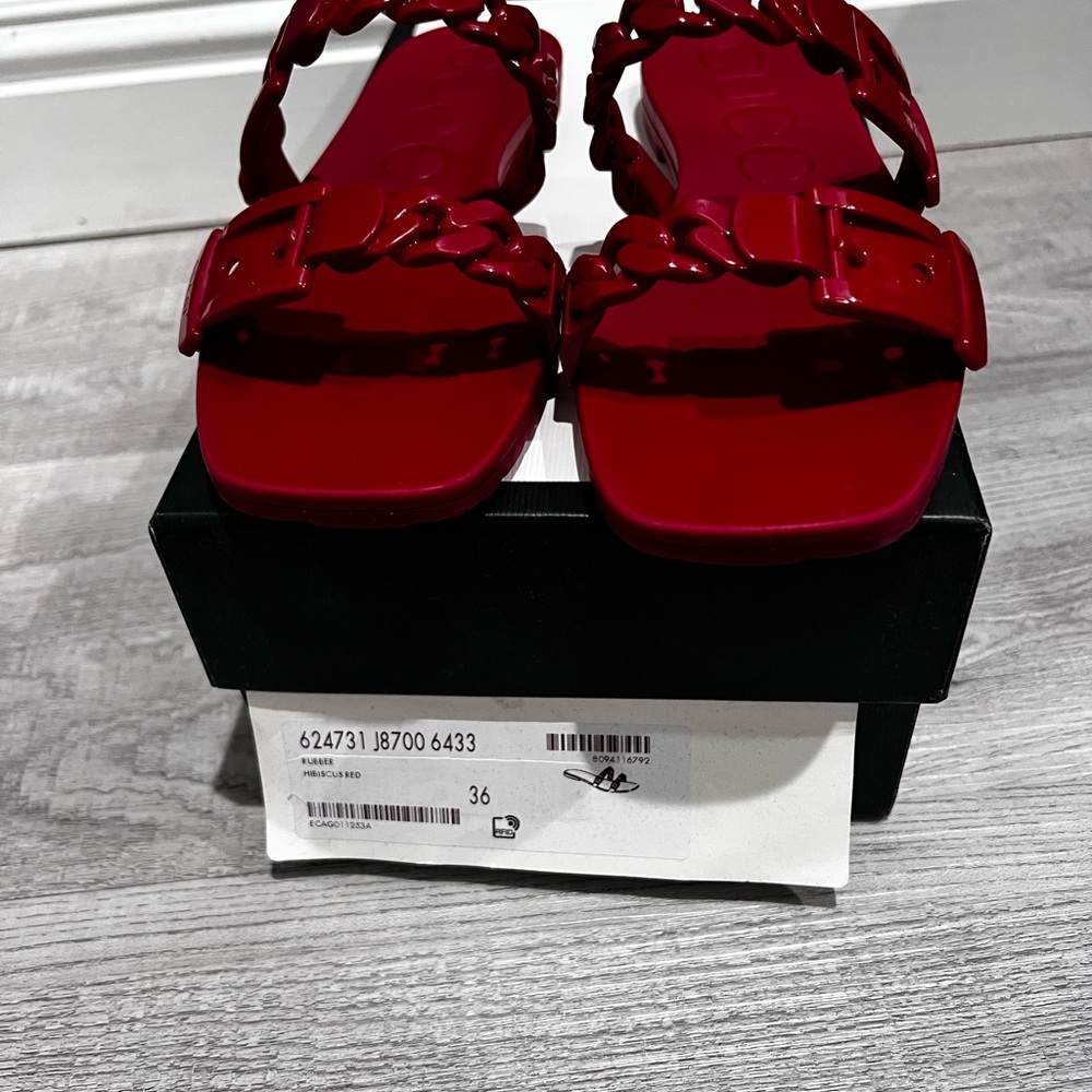 GUCCI Rubber Hibiscus Red Chain Link Sandal